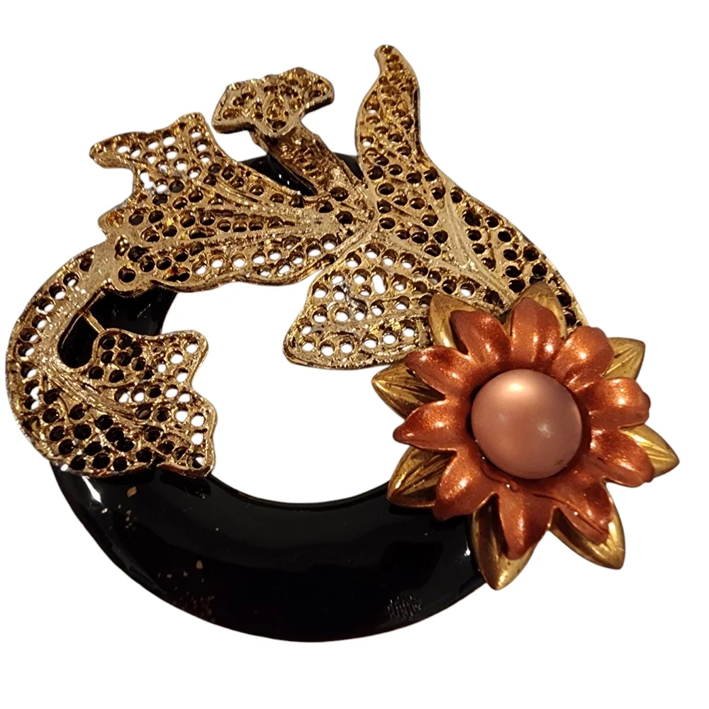Vintage filigree brooch pin black gold flower leaf gold tone  A0220